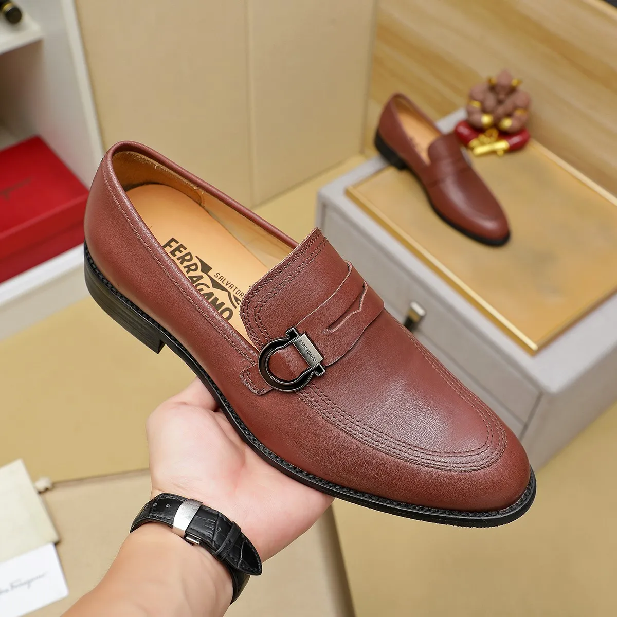 Men's shoes 💰460 Ferragamo [Ferragamo] top imported suit men's shoes 💯Original copy of the official website, product materials: selected imported embossed calfskin + luxury hardware buckle accessories ~ imported water-dyed cow 🐂 leather lining. Strong three-dimensional visual effect, original combination outsole, multiple colors available😘 Size: 39-44 (38.45.46. Customized)
